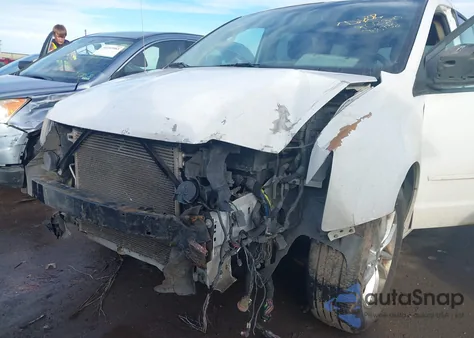 2014 Dodge Grand Caravan Sxt z USA, uszkodzony, nr VIN 2C4RDGCG3ER388738